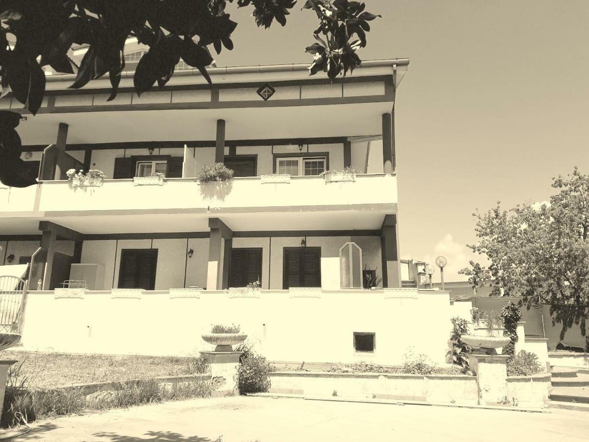 דירות פומזיה Casa Magnolia מראה חיצוני תמונה